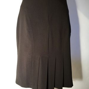 Cute back kick pleat midi black skirt